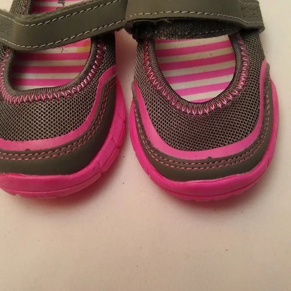Carter's girls pink Maryjane loafers. Size 7
